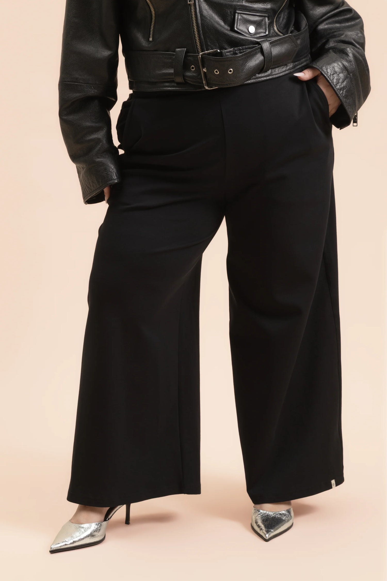 Everyday Pants Short - Black