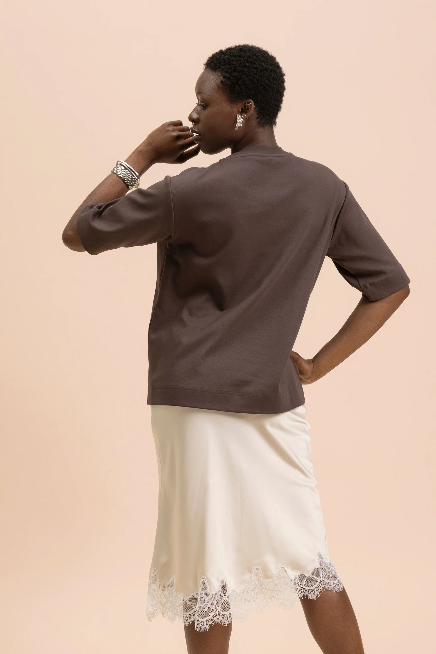 The Relaxed T-Shirt - Chocolate