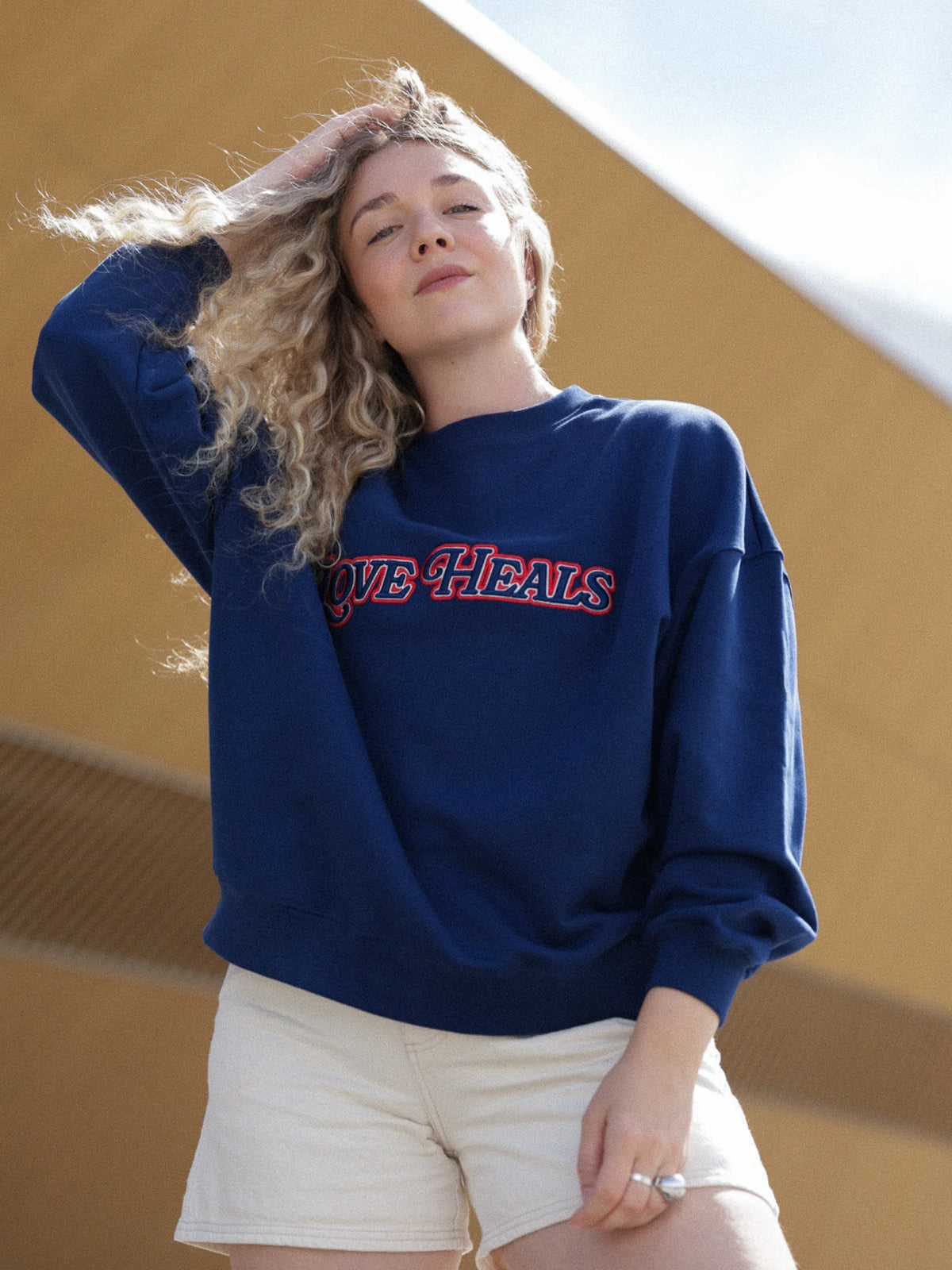 Grace Sweatshirt Love Heals - Navy Blue