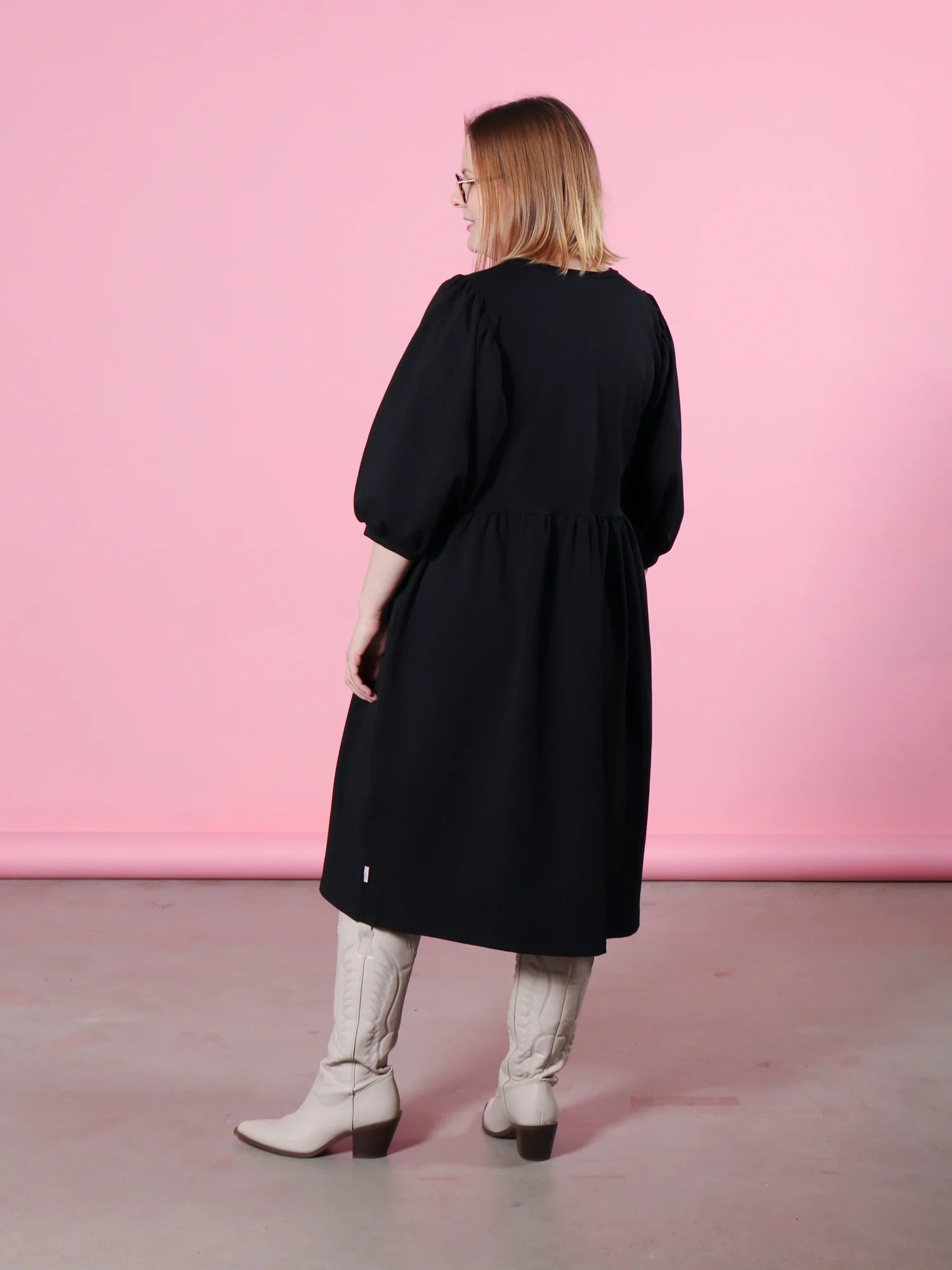 Ivy Mekko - Black