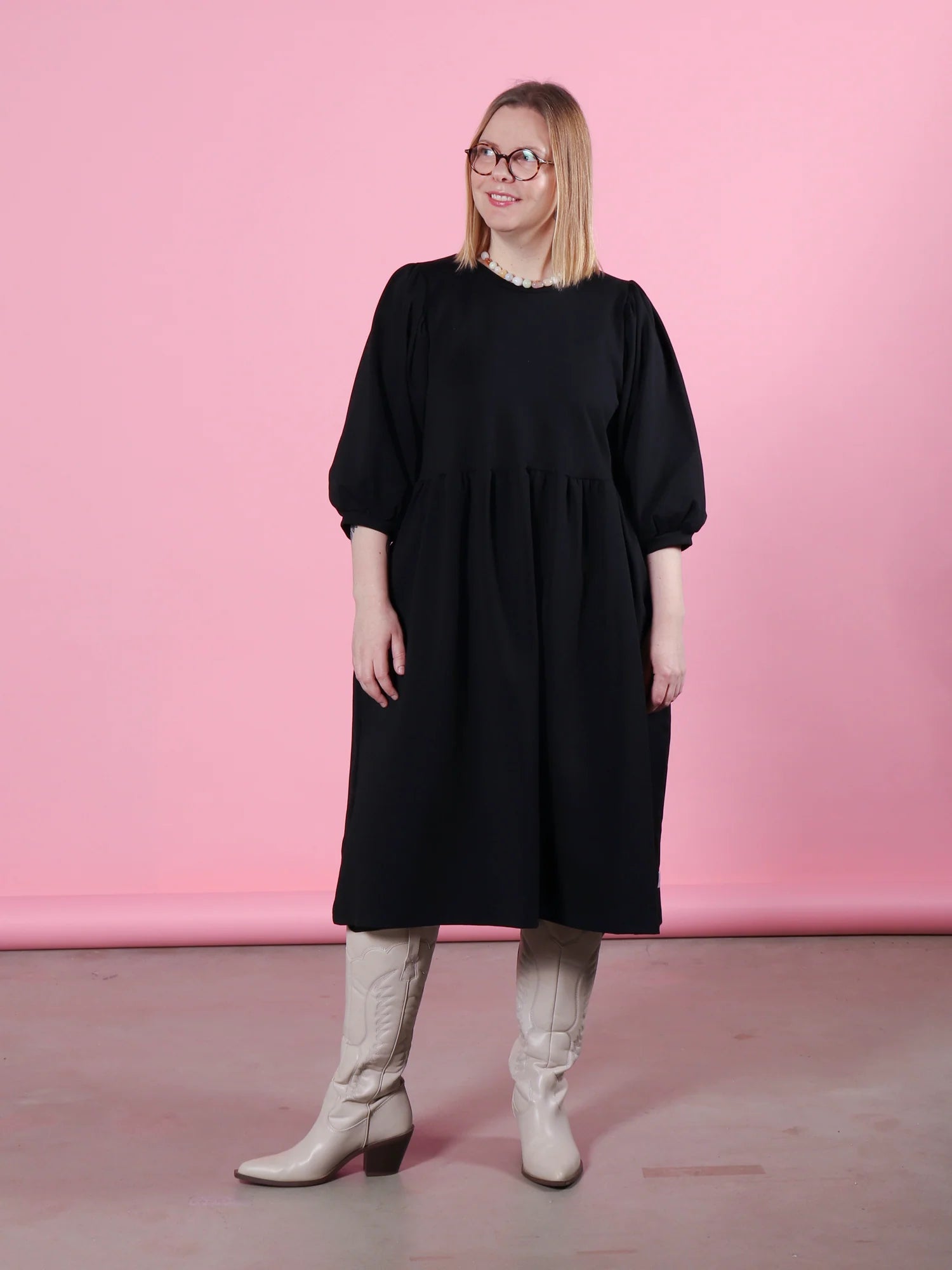 Ivy Mekko - Black