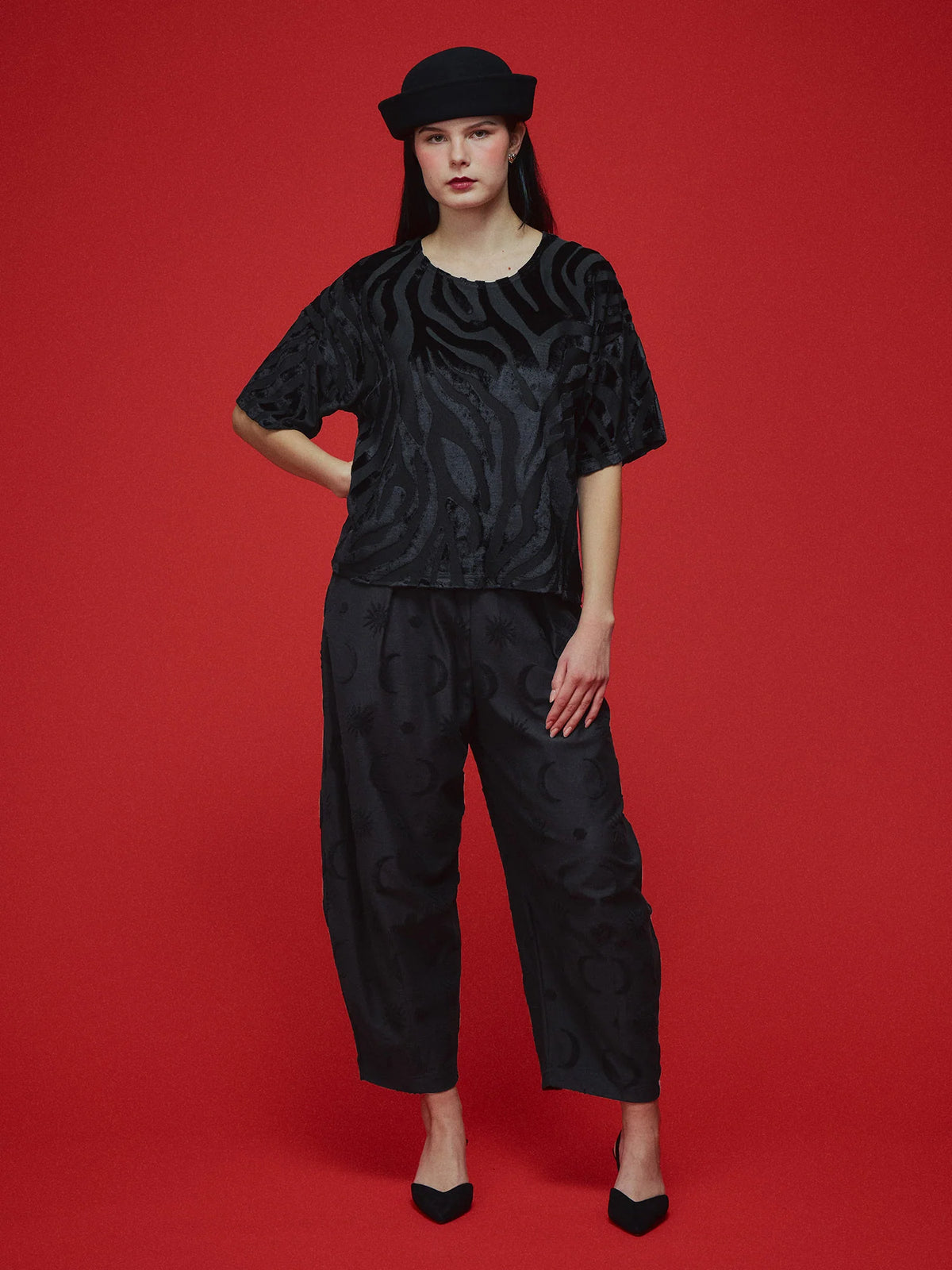 Rianna T-shirt - Tigreza Velour Black