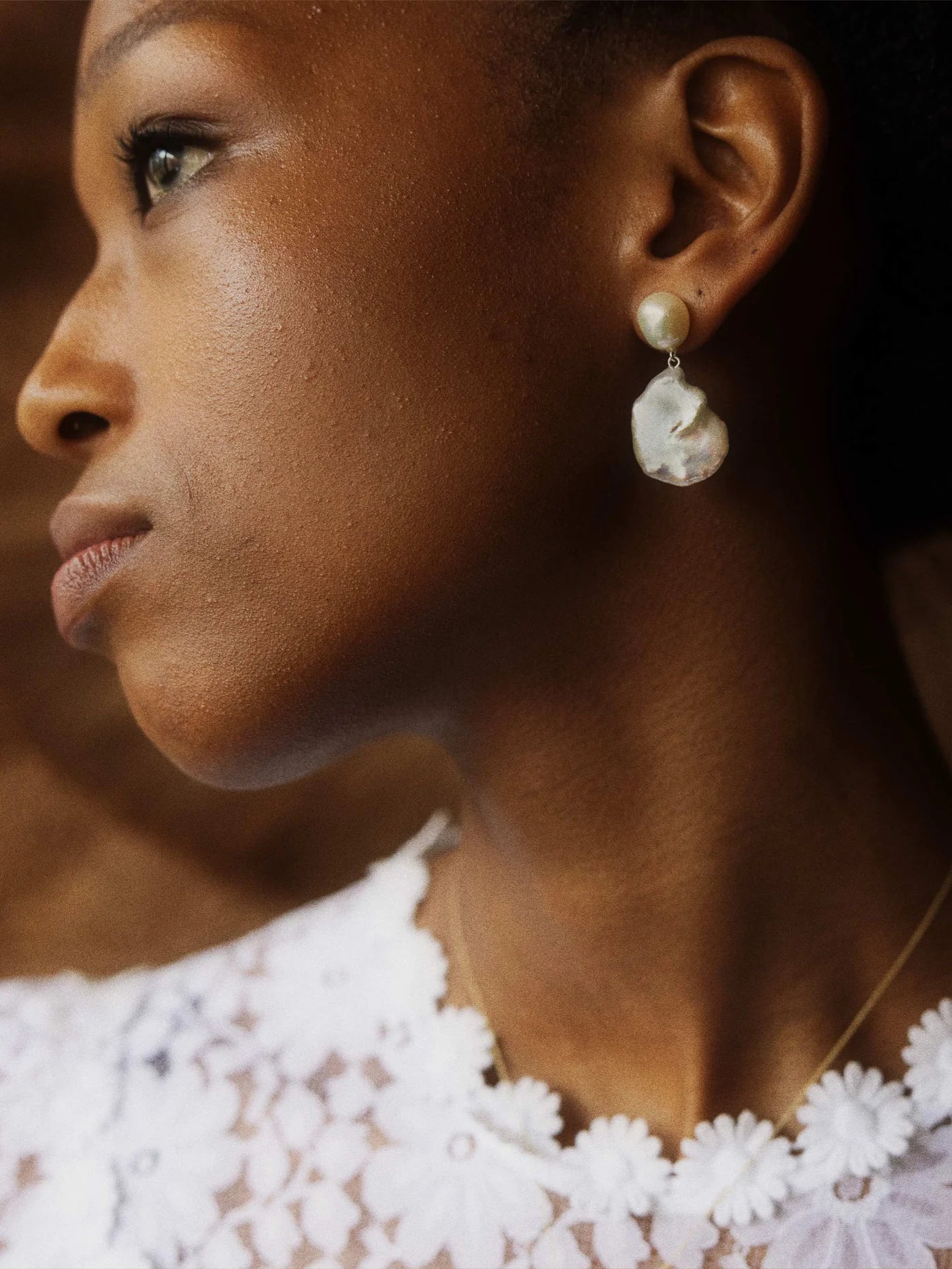 Lola Earrings White