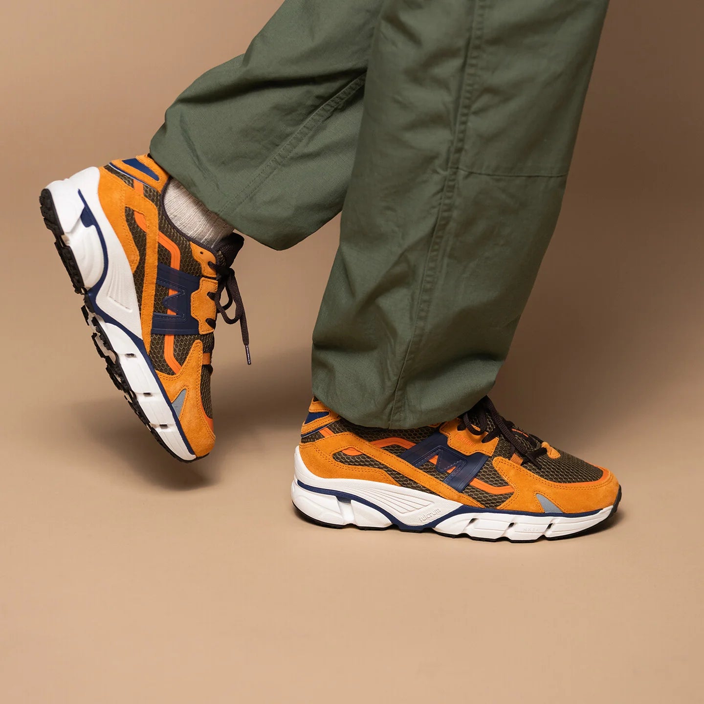 Super Fulcrum - Nugget / Navy Peony