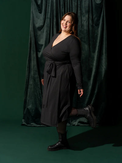 Kietaisumekko - Musta