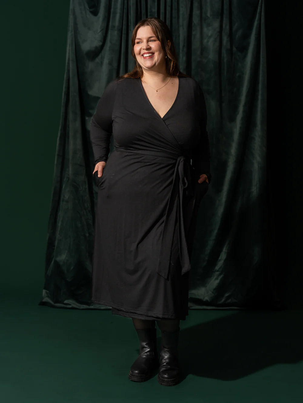 Kietaisumekko - Musta