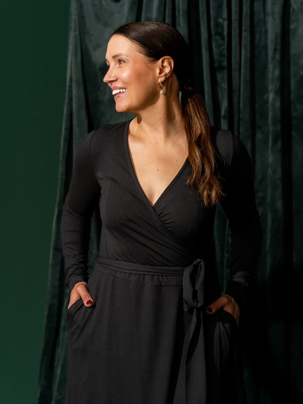 Kietaisumekko - Musta