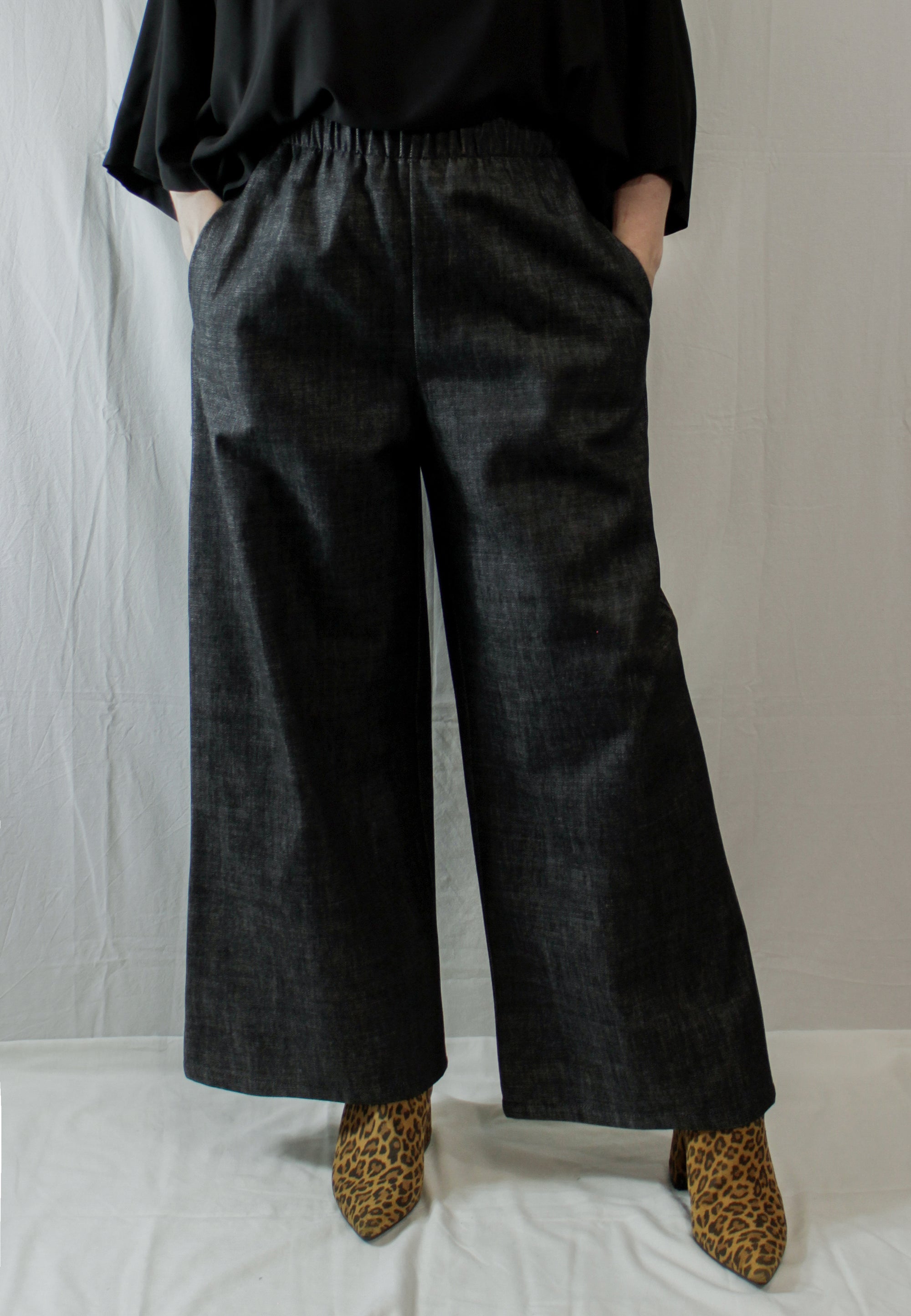 Helga - Deadstock Black