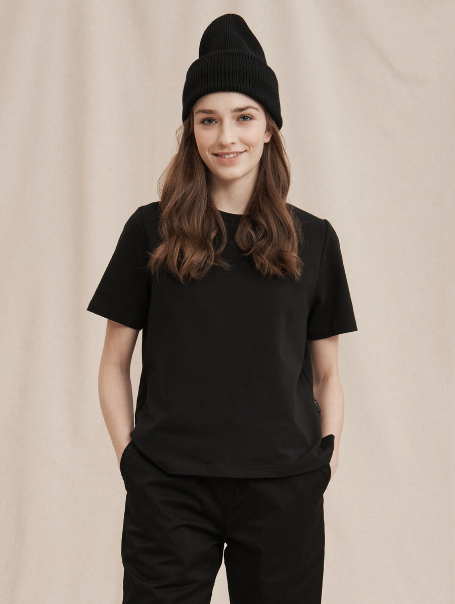 Laura T-paita - Musta