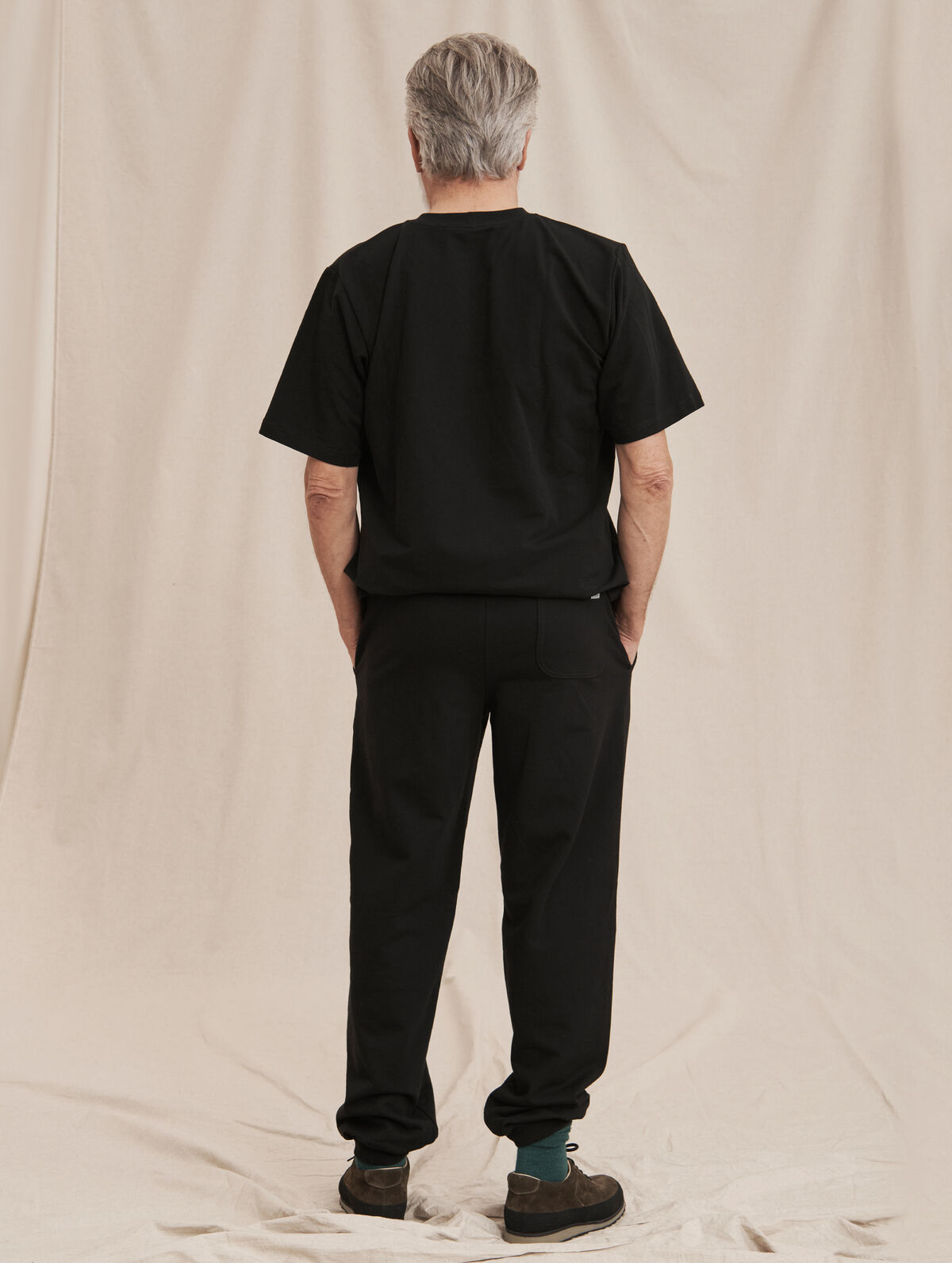 Olavi T-paita - Musta