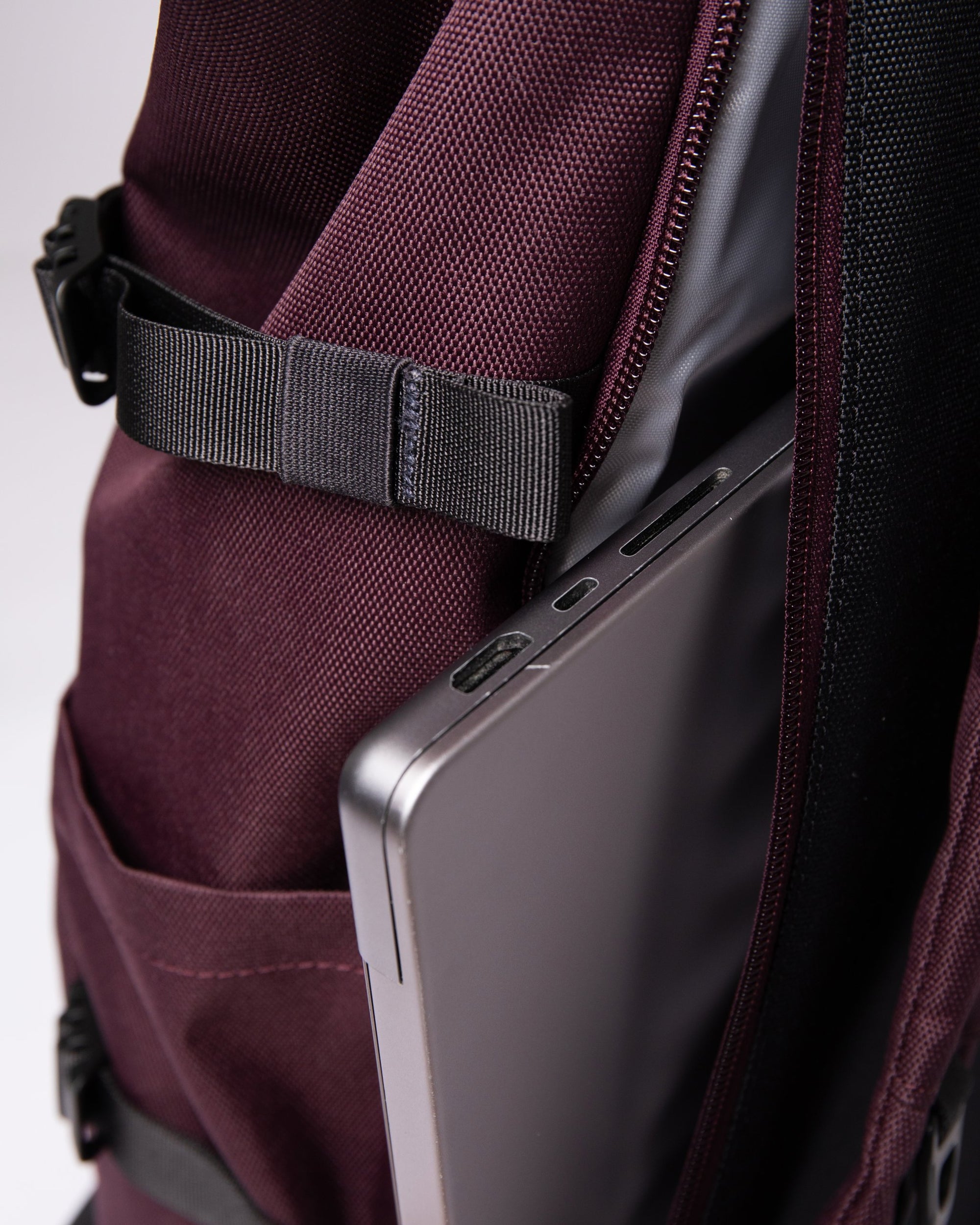 Icon Rolltop Backpack L - Cabernet