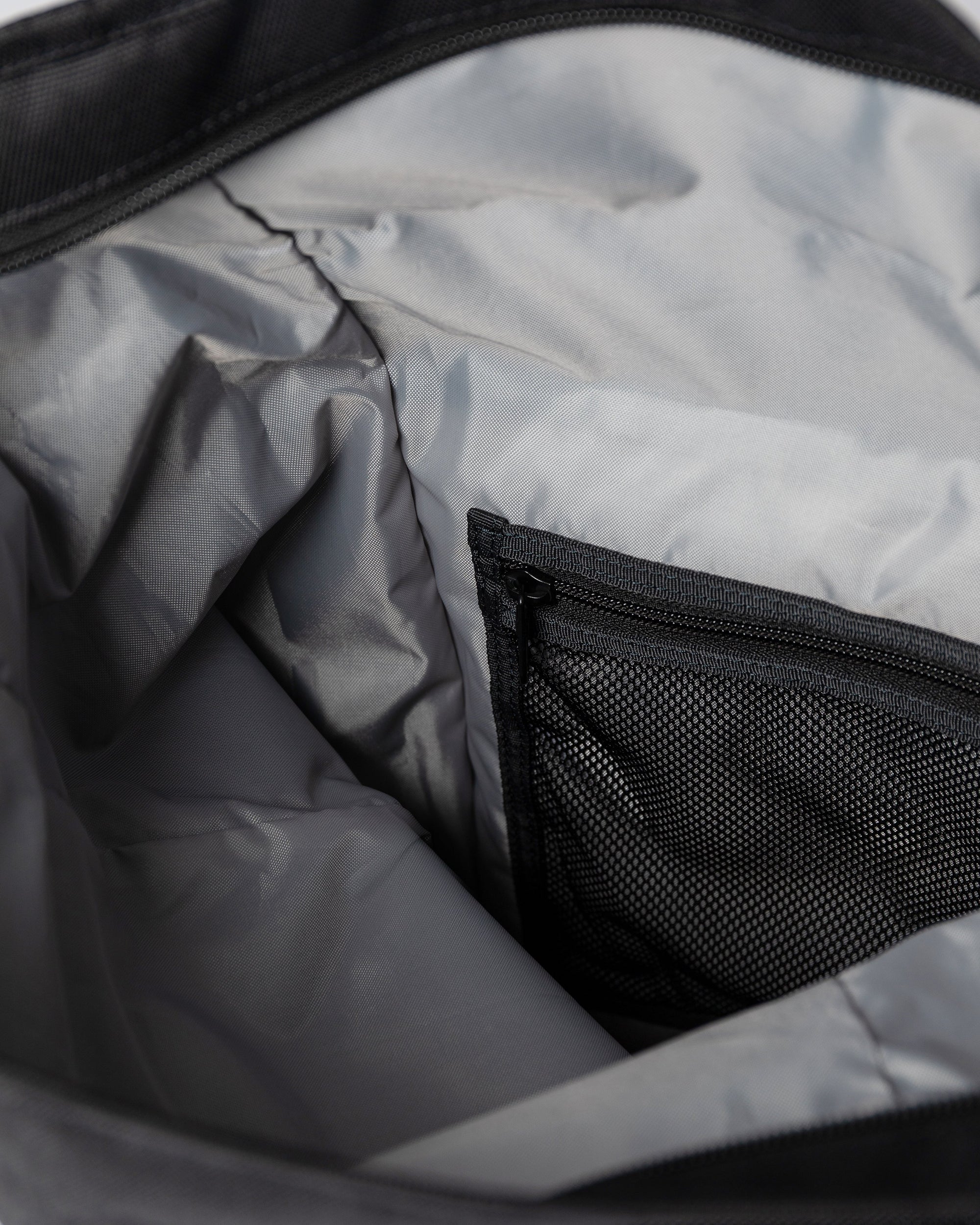 Icon Rolltop Backpack L - Black with black leather