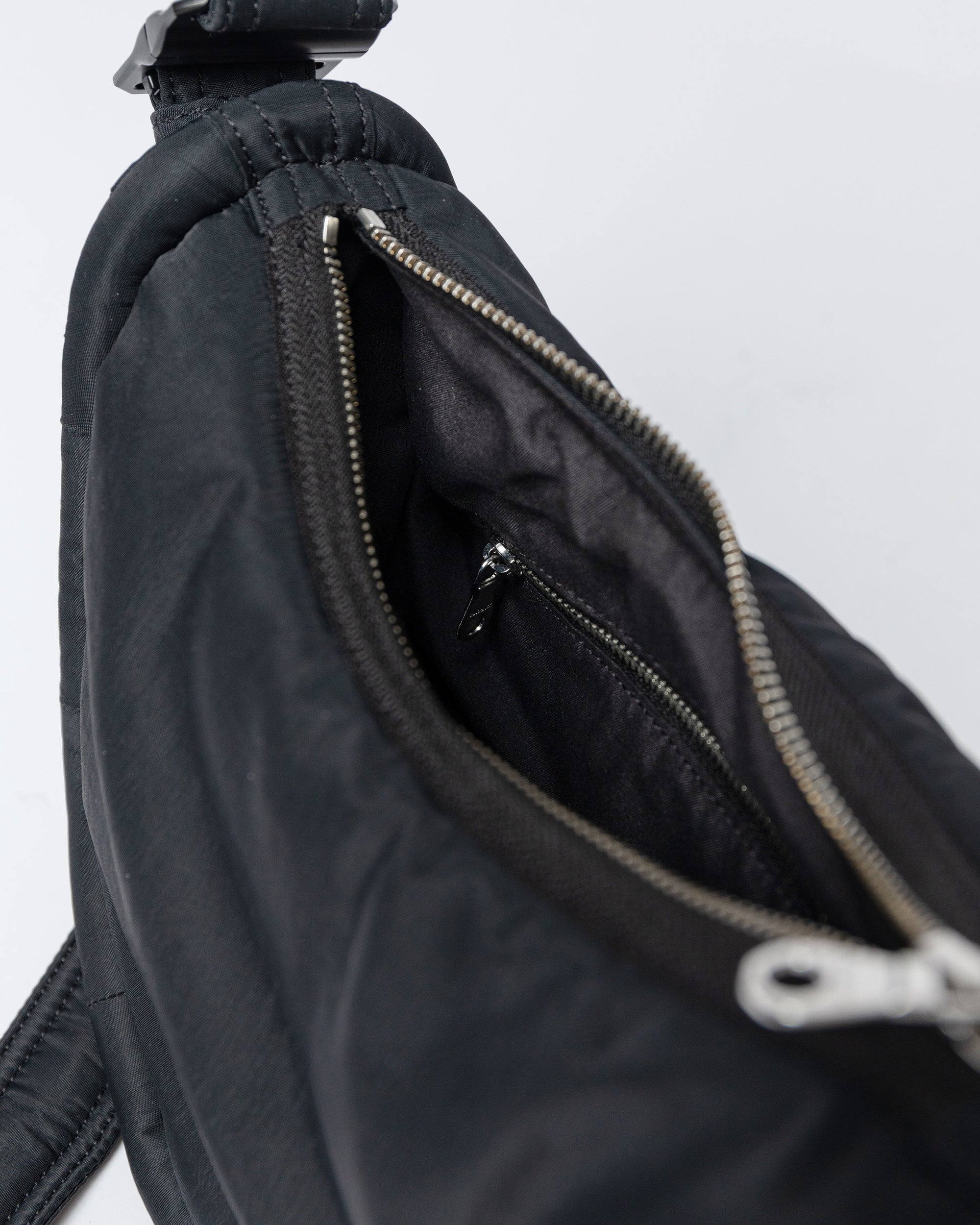 Curve Crossbody Round S - Black