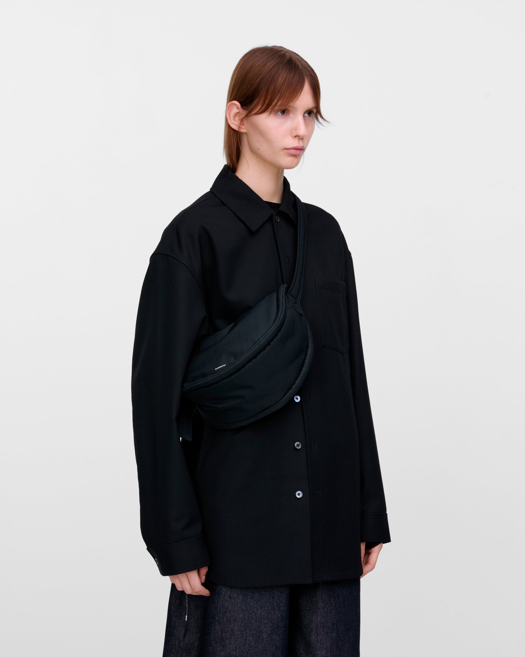 Curve Crossbody Round S - Black