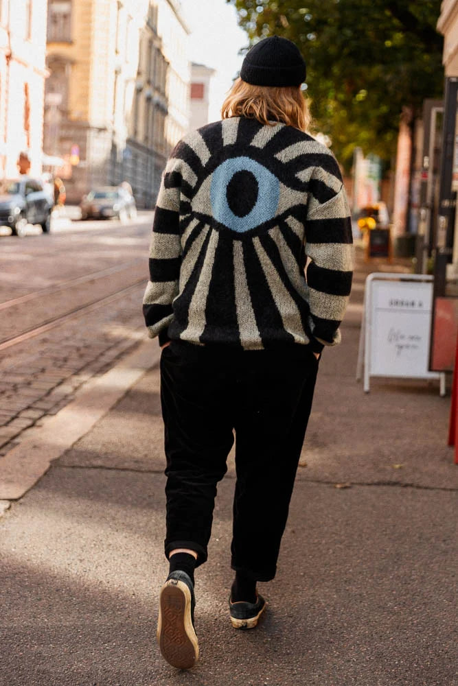 Runo - Äidin valvova silmä