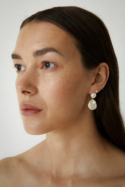 Lola Earrings White