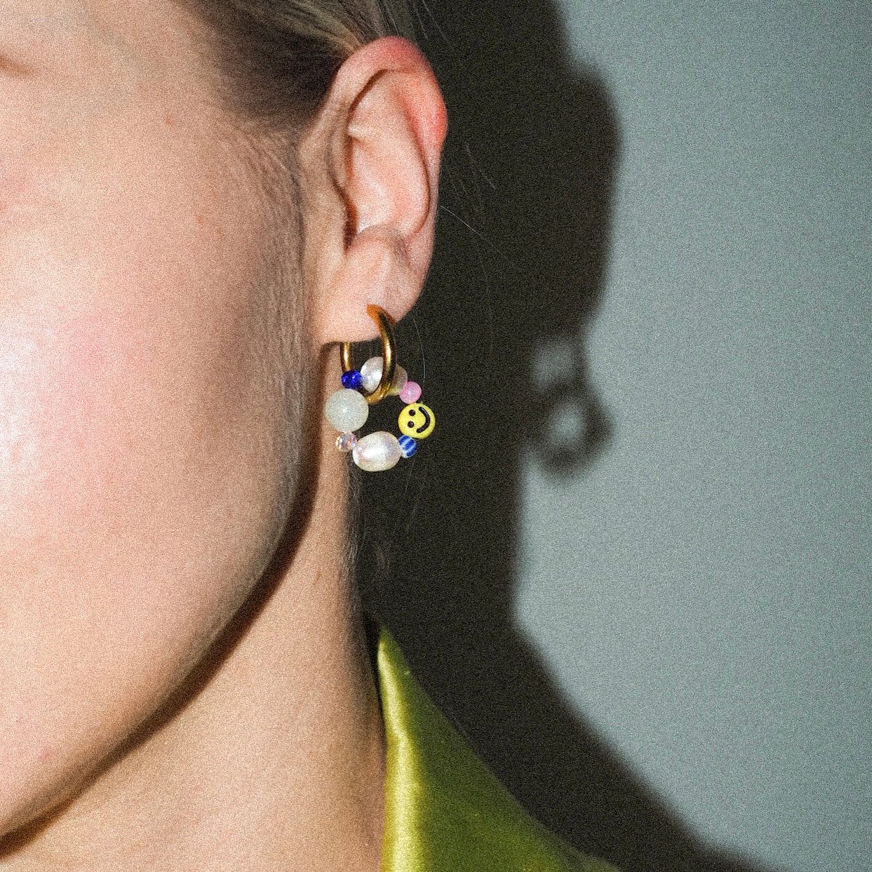 Maanantaimalli x MON studio - Smile multicolor (kulta)