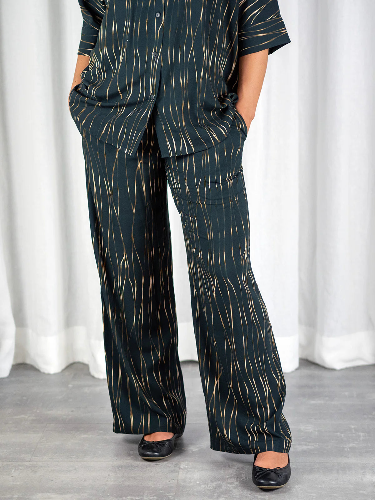 IRA Viskoosihousut - Kultasäikeet