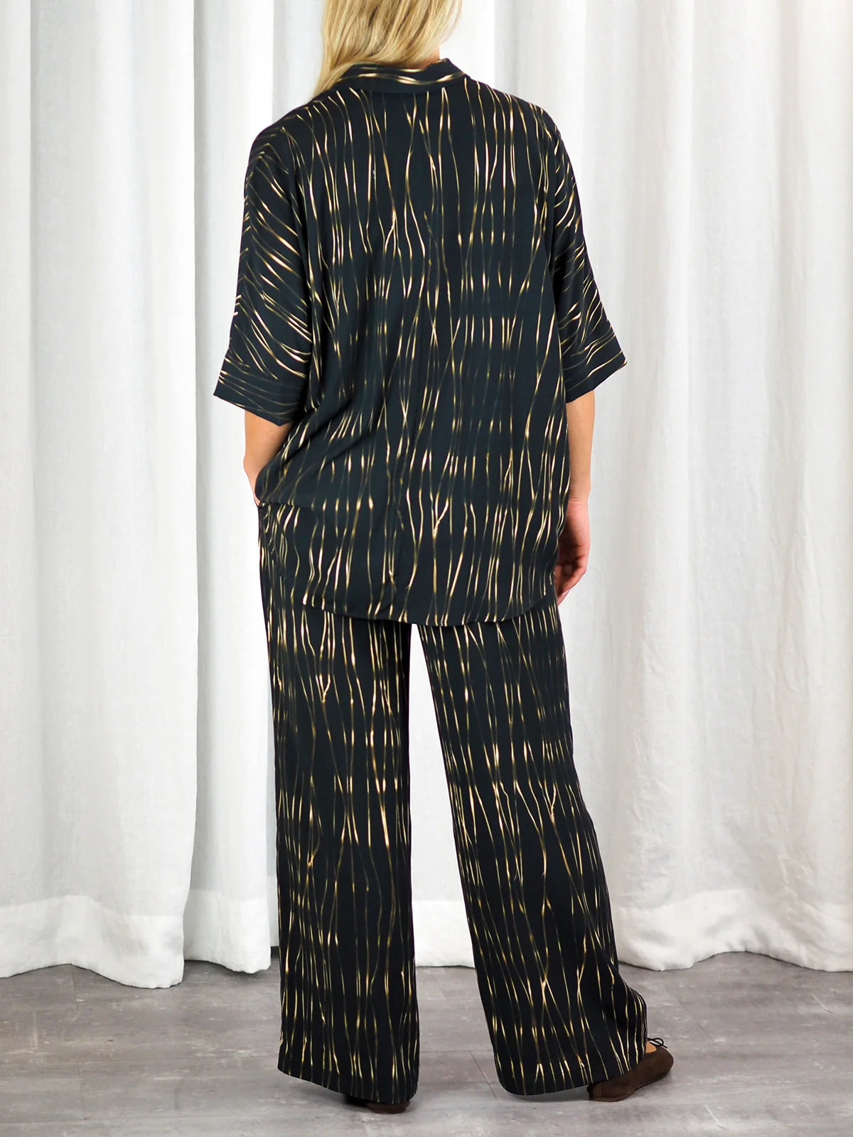 JASMIN Viskoosipaita - Kultasäikeet