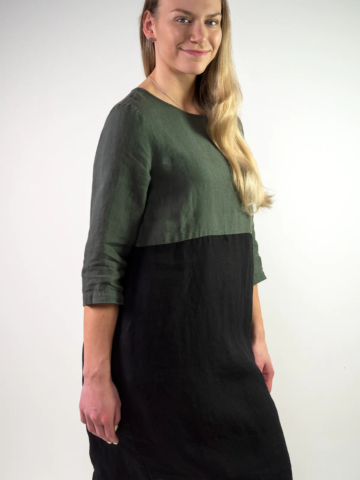 ADA Pellavamekko- tummanvihreä / musta