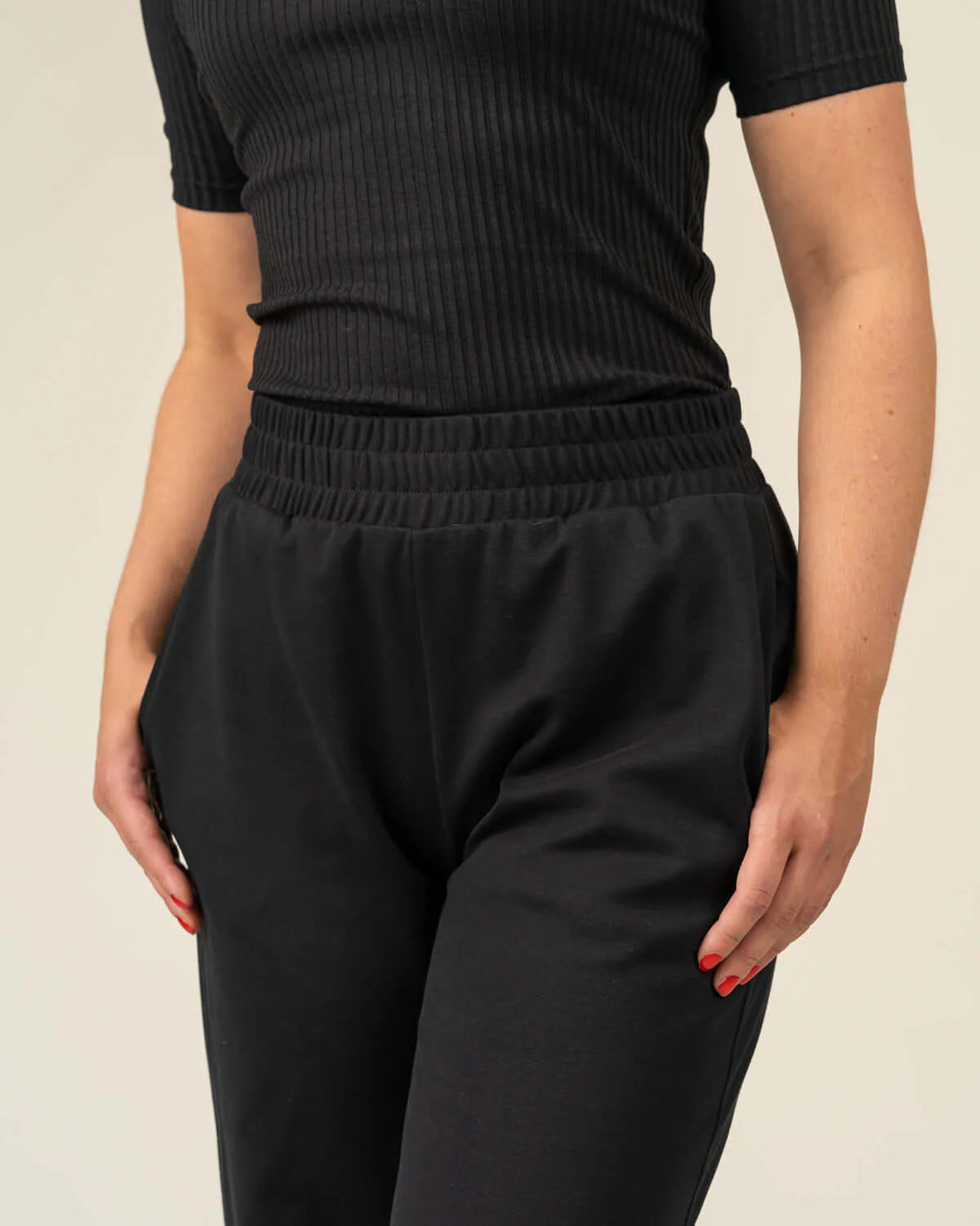 Noki Leveät Housut - Musta