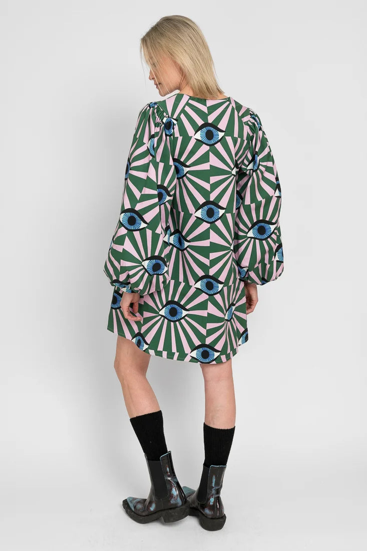 Sani - Äidin Valvova Silmä Vihreä