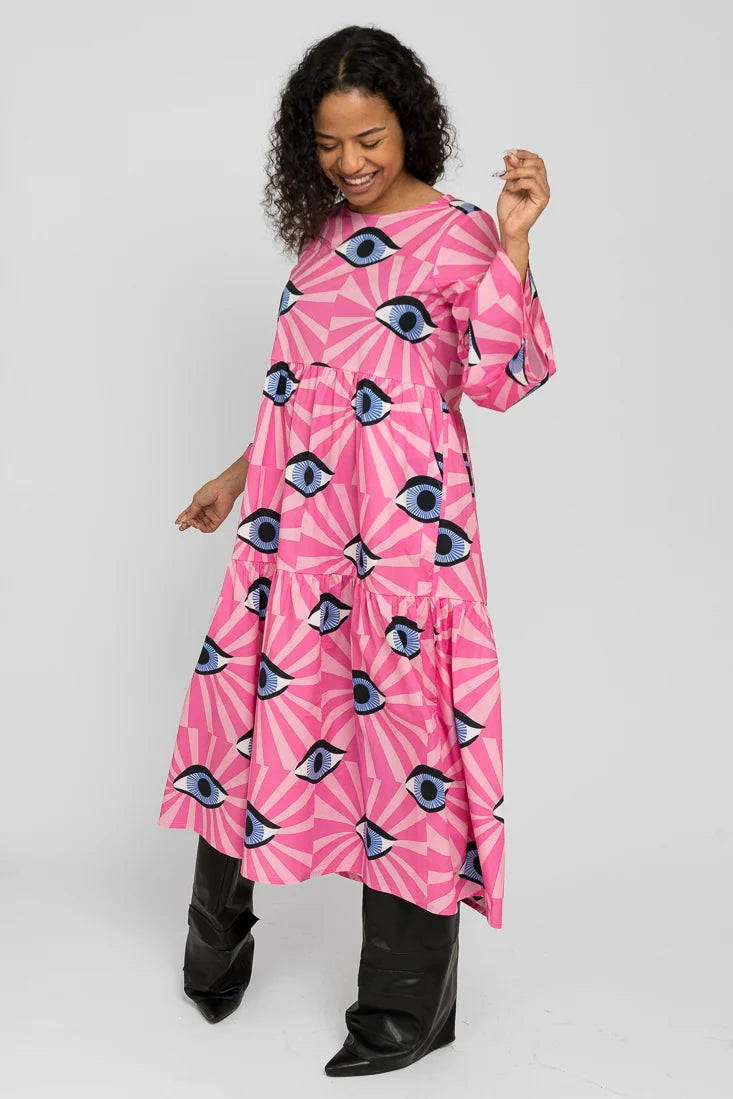 Kalla II - Äidin Valvova Silmä Pinkki