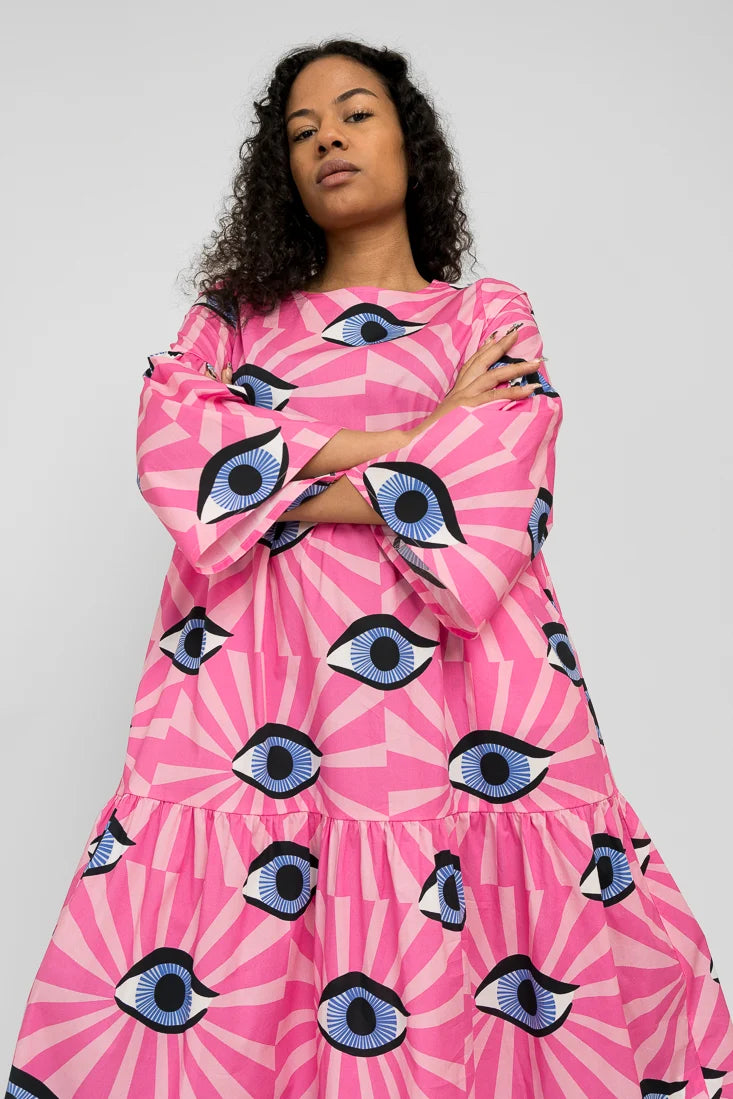 Kalla II - Äidin Valvova Silmä Pinkki