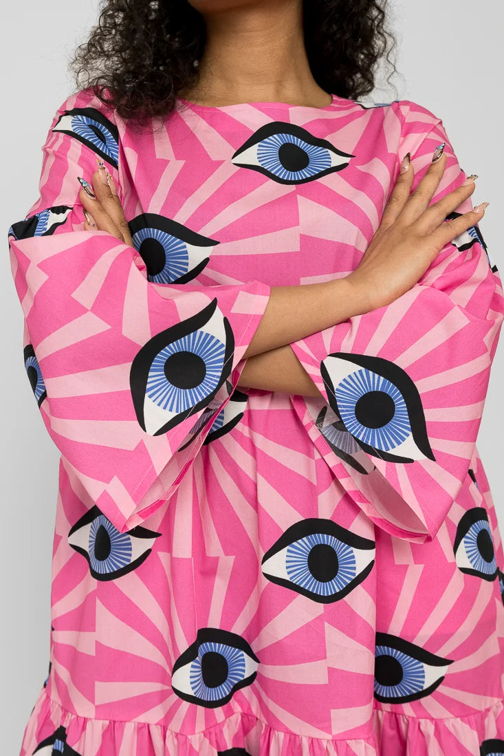 Kalla II - Äidin Valvova Silmä Pinkki