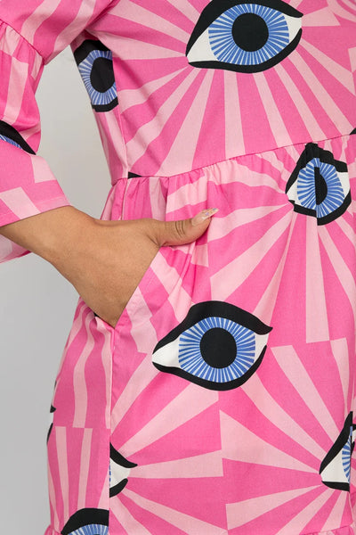 Kalla II - Äidin Valvova Silmä Pinkki