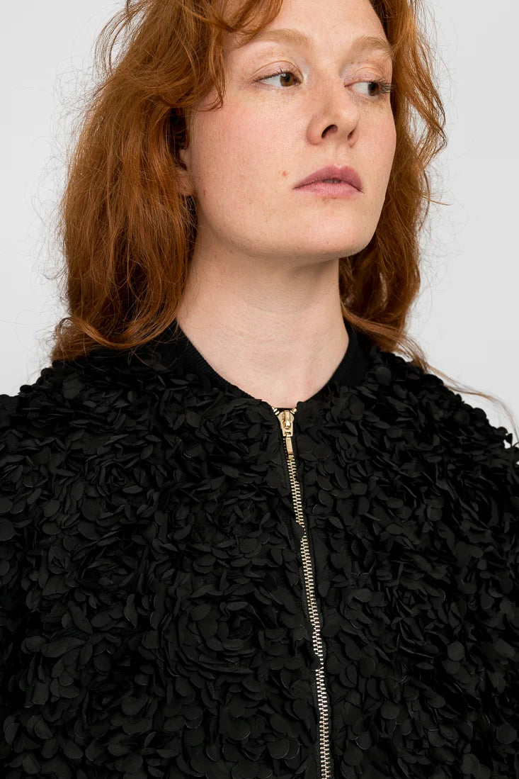 Linda - Röyhelö Musta