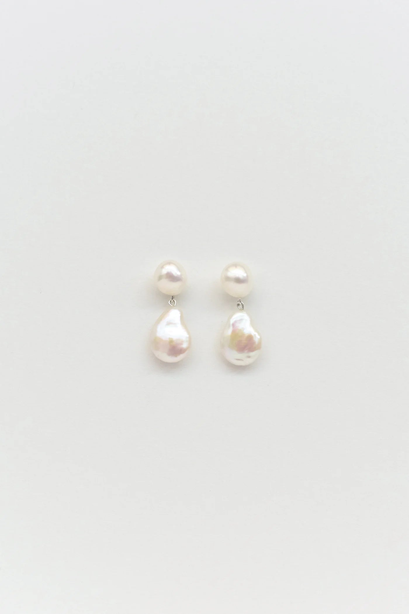 Lola Earrings White