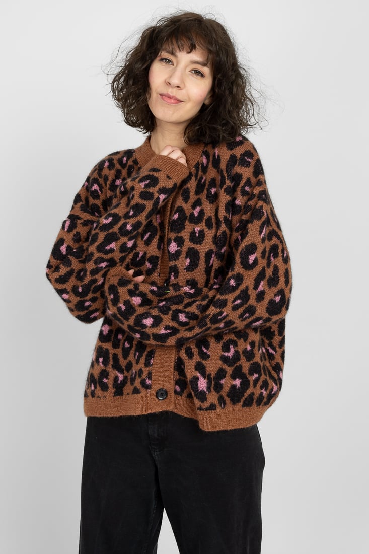 Riimi - Leo Vaaleanpunainen