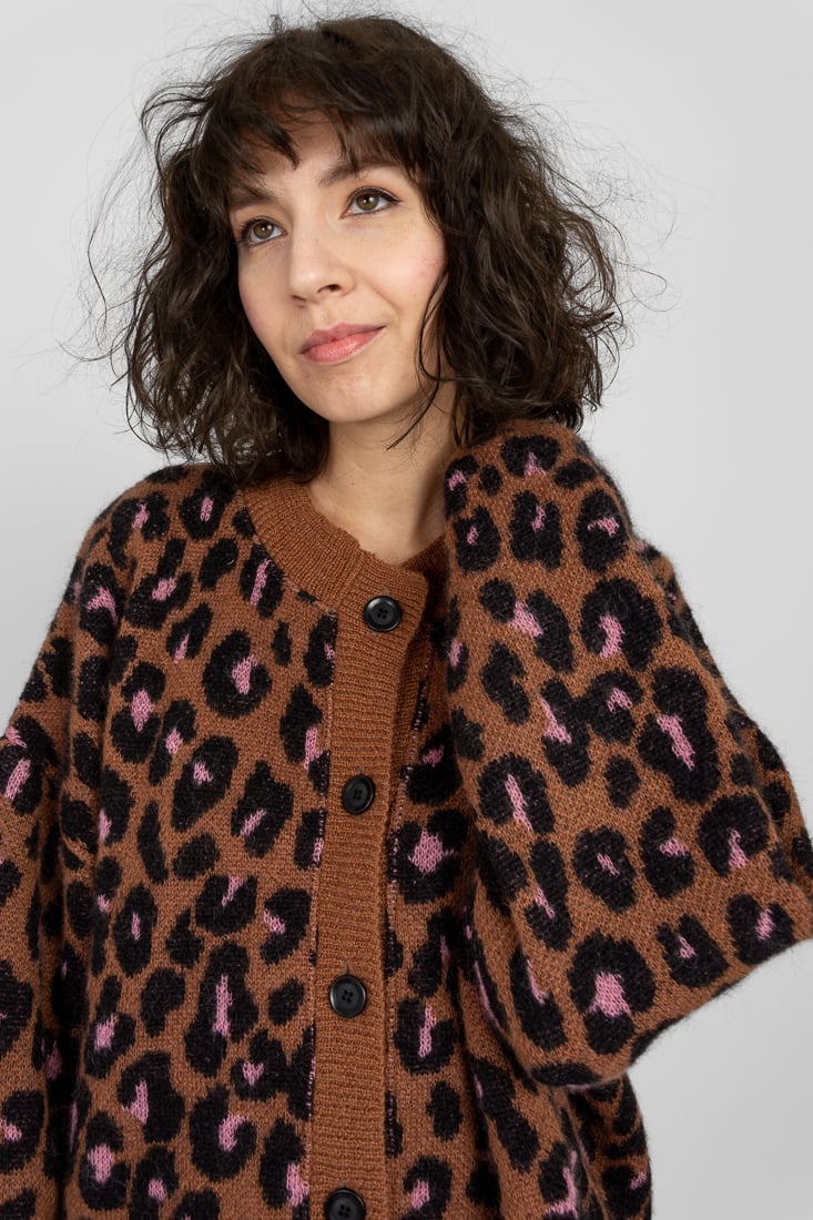 Riimi - Leo Vaaleanpunainen