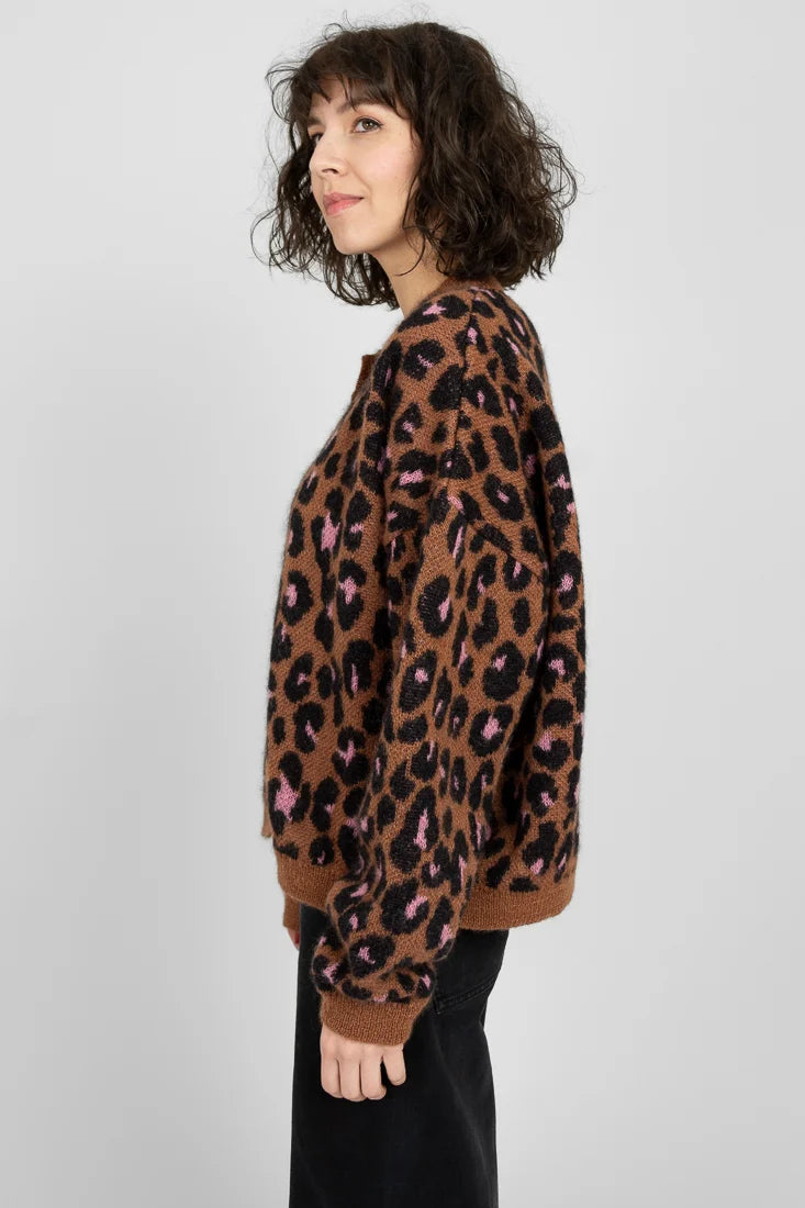 Riimi - Leo Vaaleanpunainen