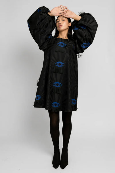 Sani - Äidin Valvova Silmä Musta