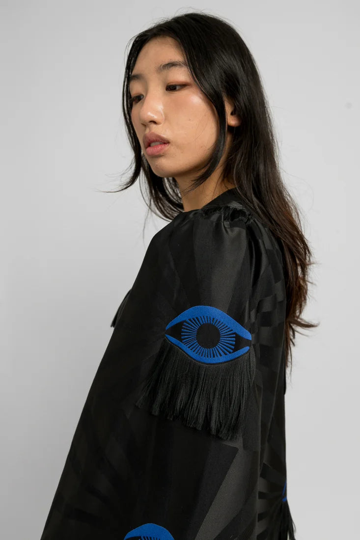 Sani - Äidin Valvova Silmä Musta