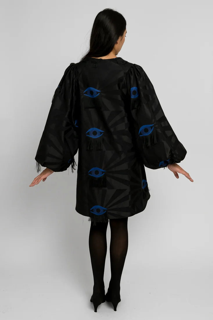 Sani - Äidin Valvova Silmä Musta