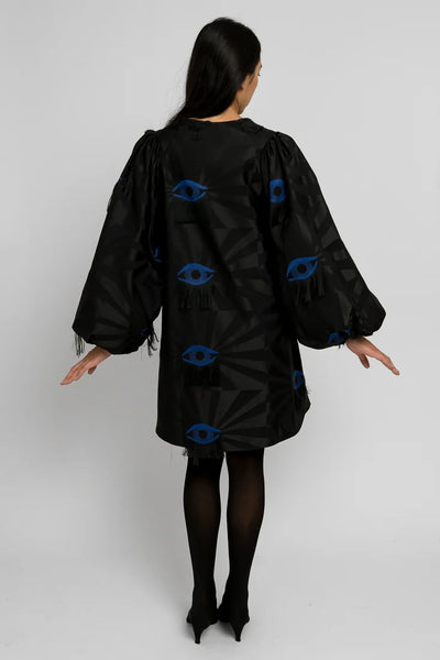 Sani - Äidin Valvova Silmä Musta