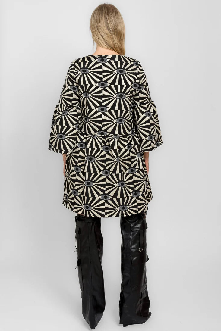 Kukka II - Äidin valvova silmä