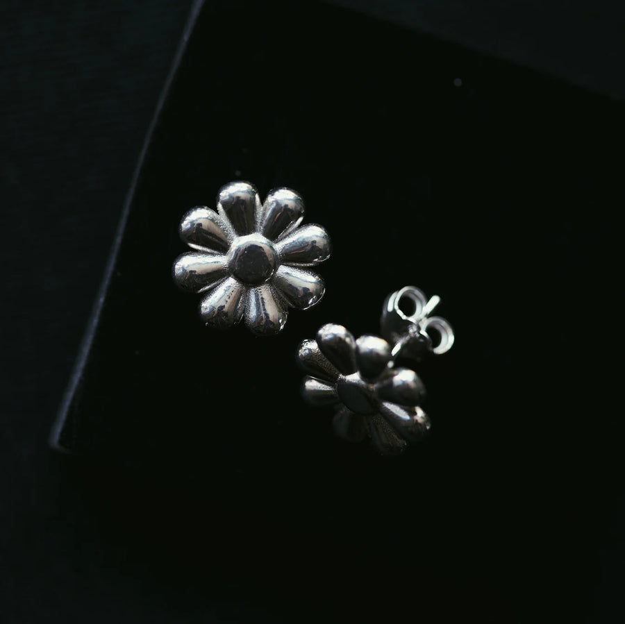 Daisy Studs