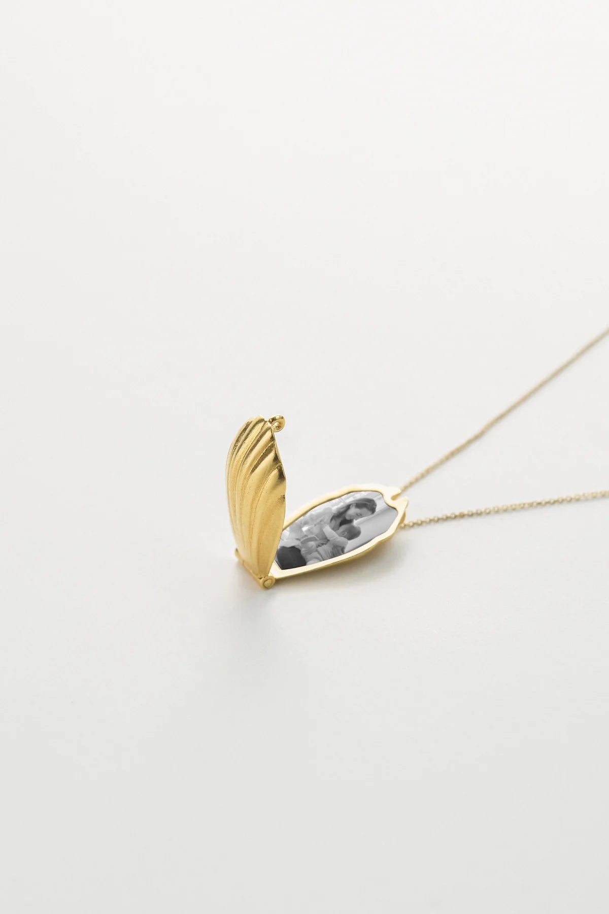 Madeleine Locket - Gold