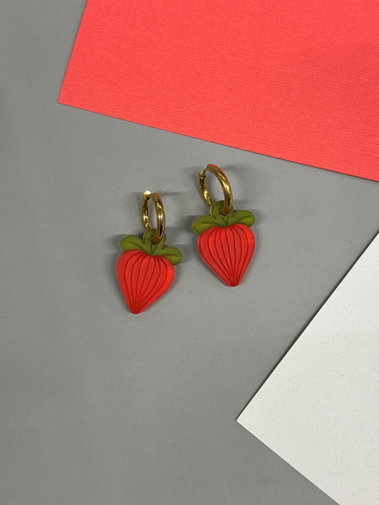 Mansikka - korvakorut