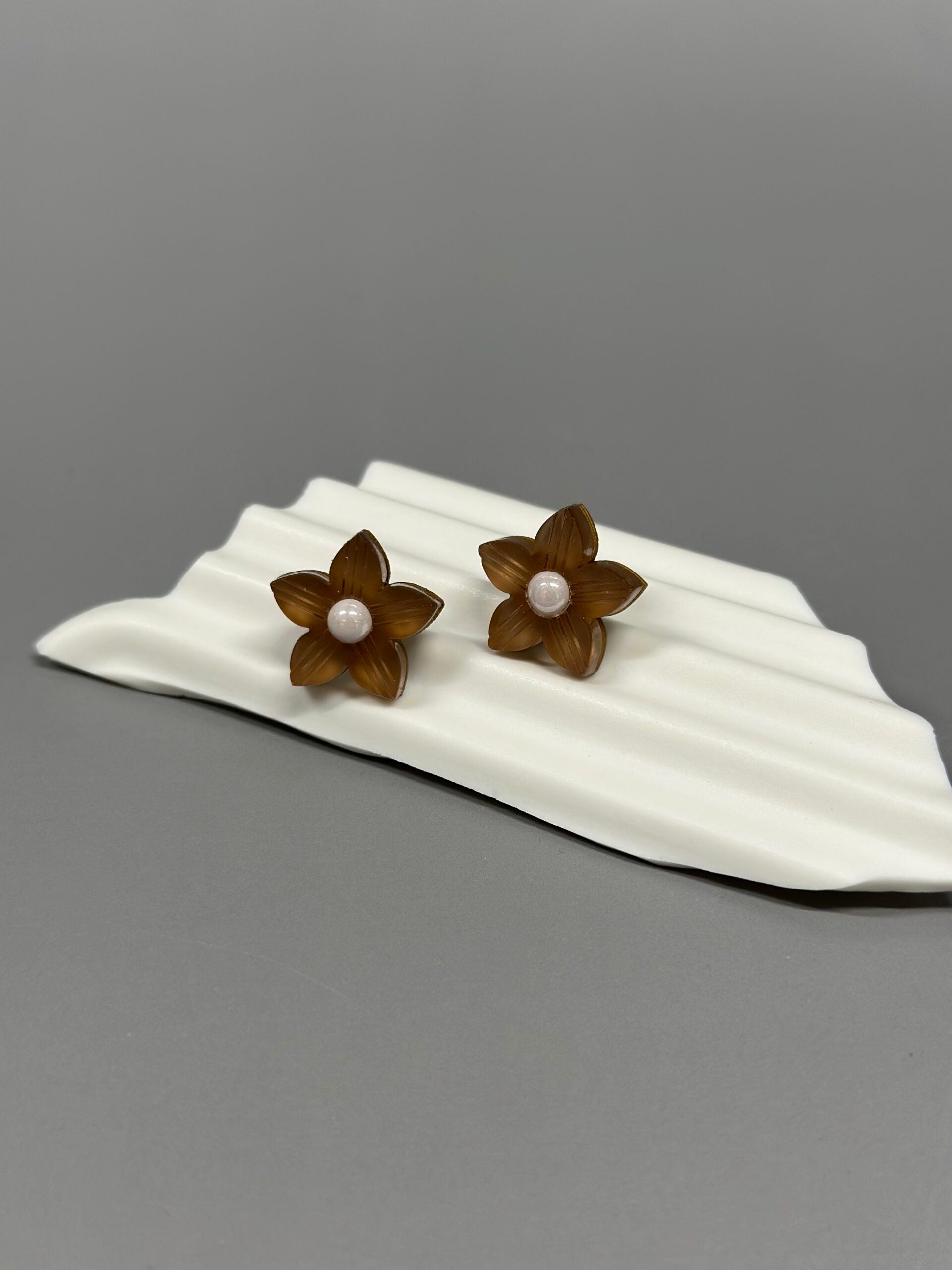 Narsissi Korvakorut - ruskea