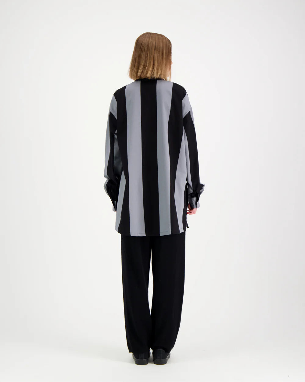 Isopaita Jokiraita - musta-harmaa