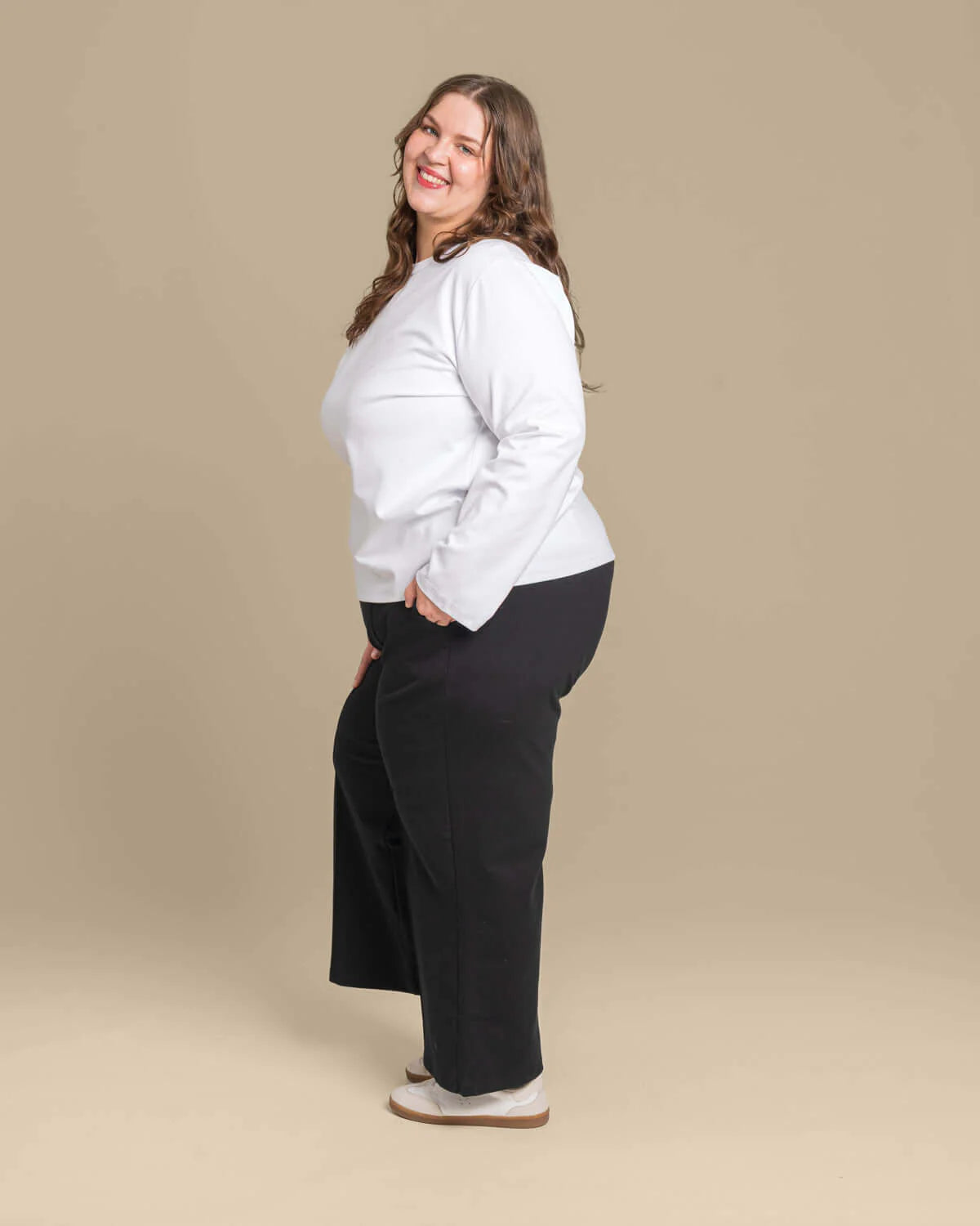 Leveät Laskoshousut - Musta