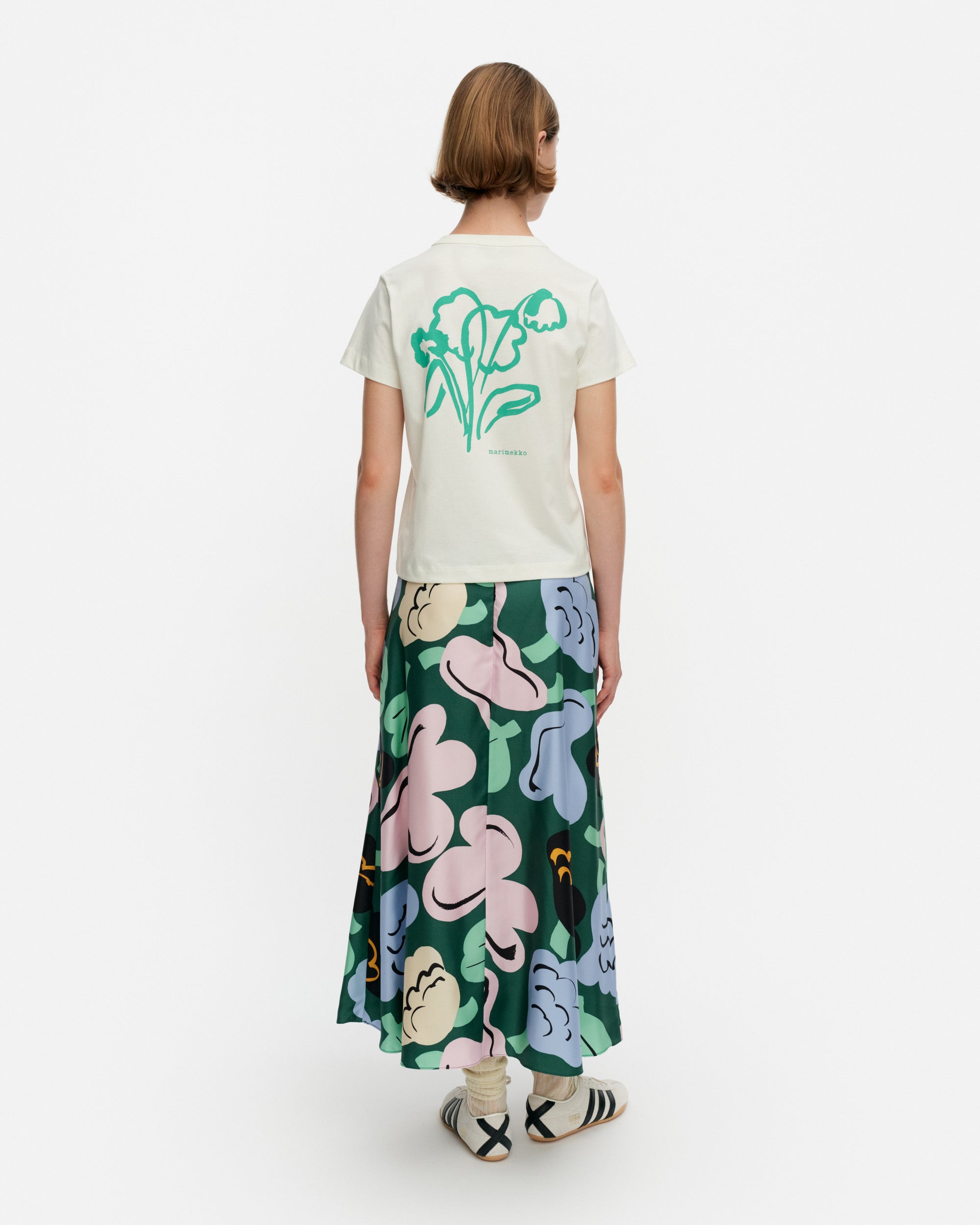 Koostumus Kukasta Kukkaan - Silkkihame