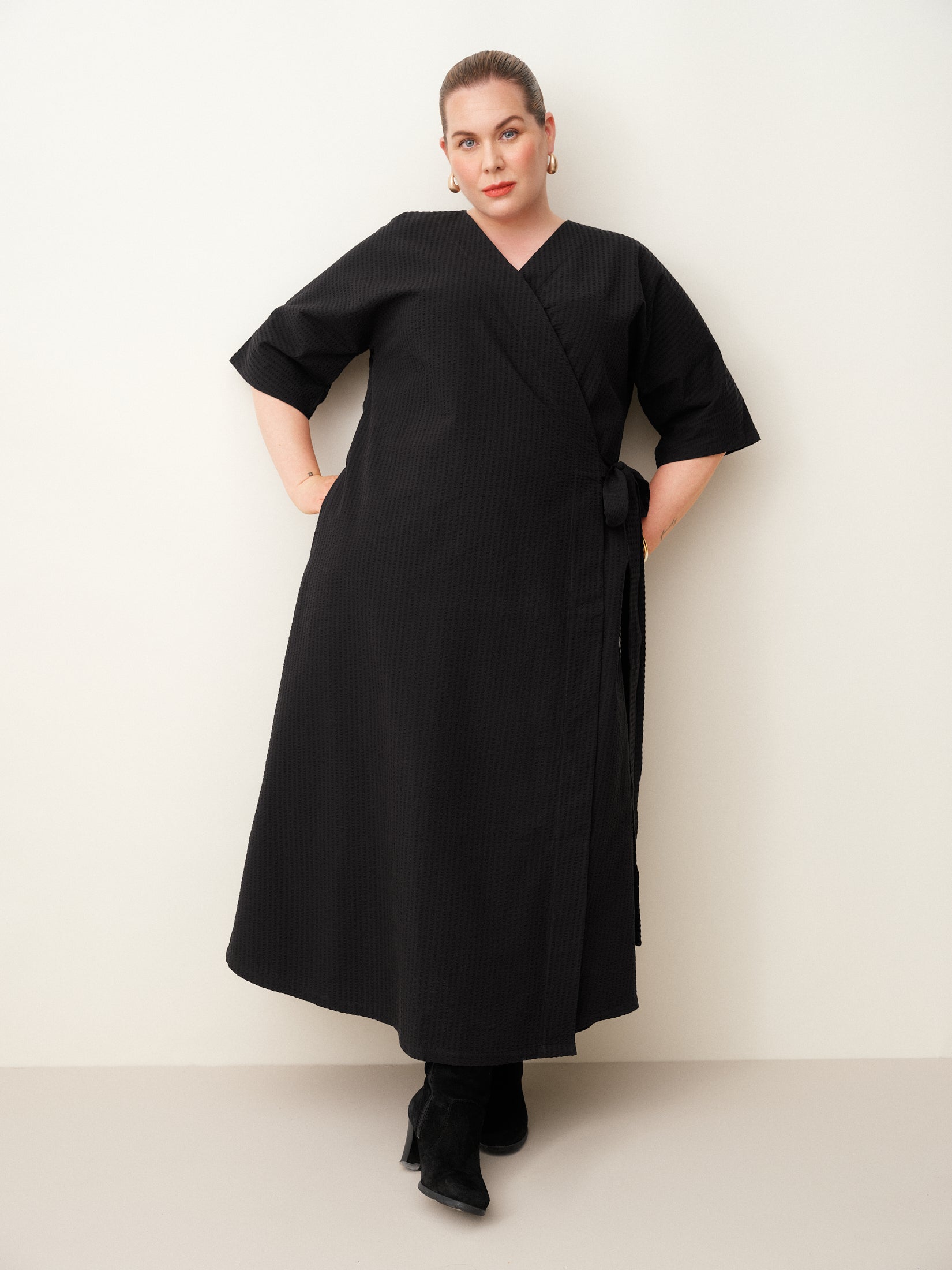 Ava Seersucker Wrap Dress - Black
