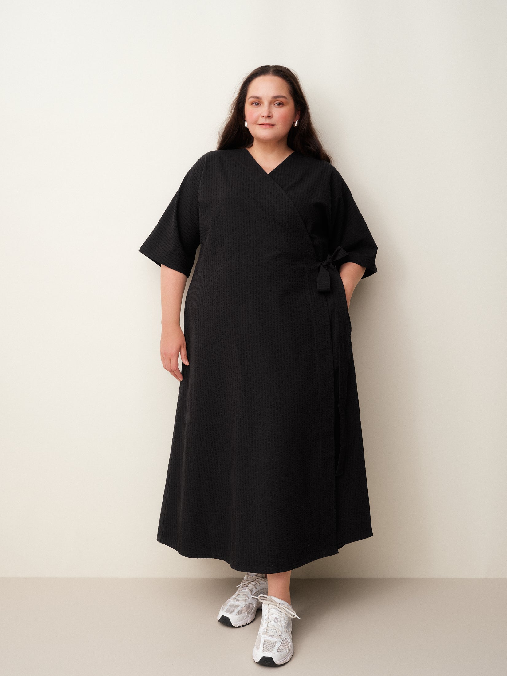 Ava Seersucker Wrap Dress - Black