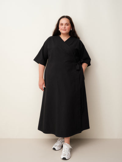 Ava Seersucker Wrap Dress - Black